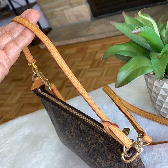 ❤️authentic lv Reposhing purse - Picture 8 of 16